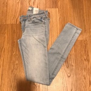 HOLLISTER SKINNY JEANS LIGHT WASH